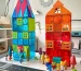 MAGNA-TILES ile ilk oyun adım adım şeffaf renkli manyetik bloklardan kule yapımı rehberi.